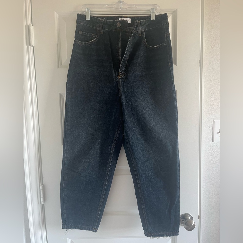 Zara Dark Wash Cropped Ankle Jeans